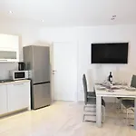 Perla With Swimming Pool, - Opatija Appartement