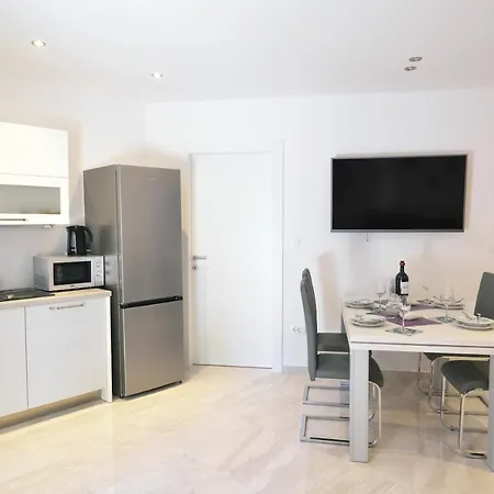 Perla With Swimming Pool, - Opatija Apartment