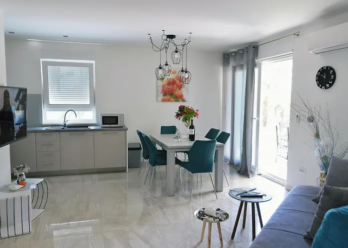Perla With Swimming Pool, - Opatija *