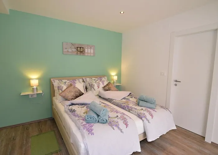 Apartament Perla With Swimming Pool, - Opatija Lovran