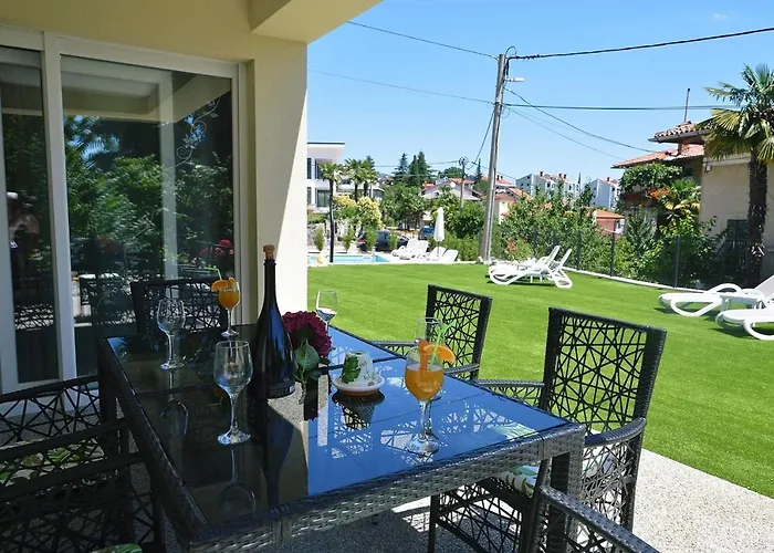Perla With Swimming Pool, - Opatija Apartament
