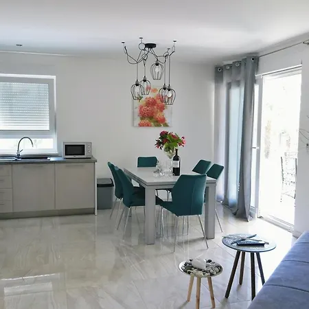 Perla With Swimming Pool, - Opatija *