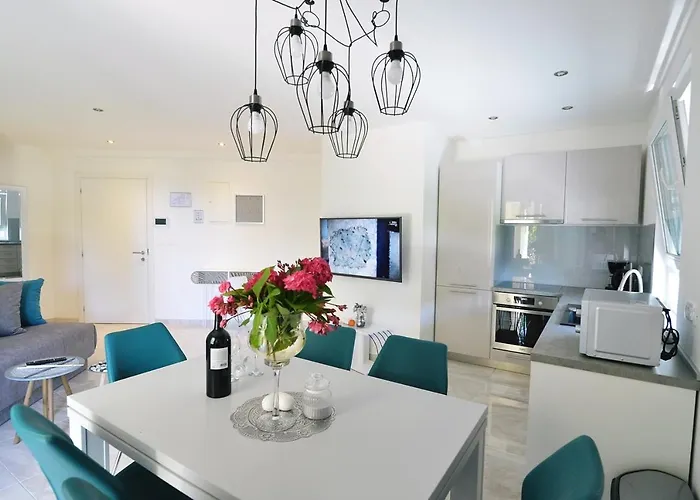 Appartement Perla With Swimming Pool, - Opatija *