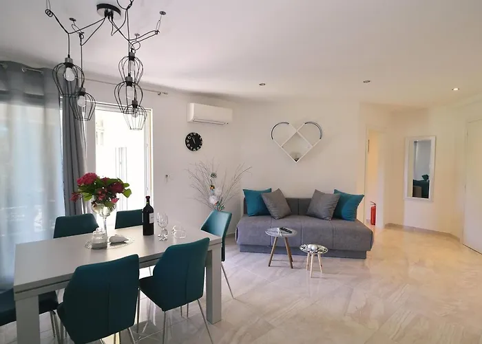 Perla With Swimming Pool, - Opatija Appartement *
