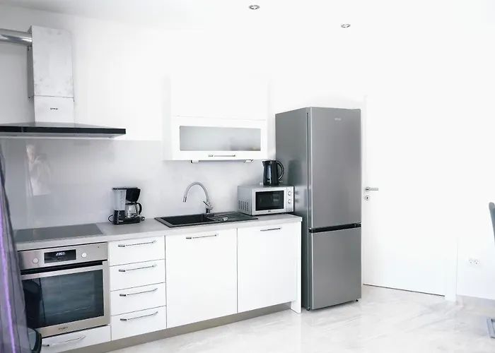 Perla With Swimming Pool, - Opatija Appartement *